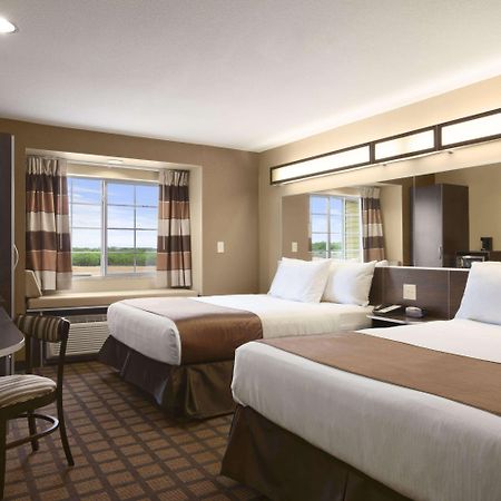 Microtel Inn & Suites Cotulla Exterior photo