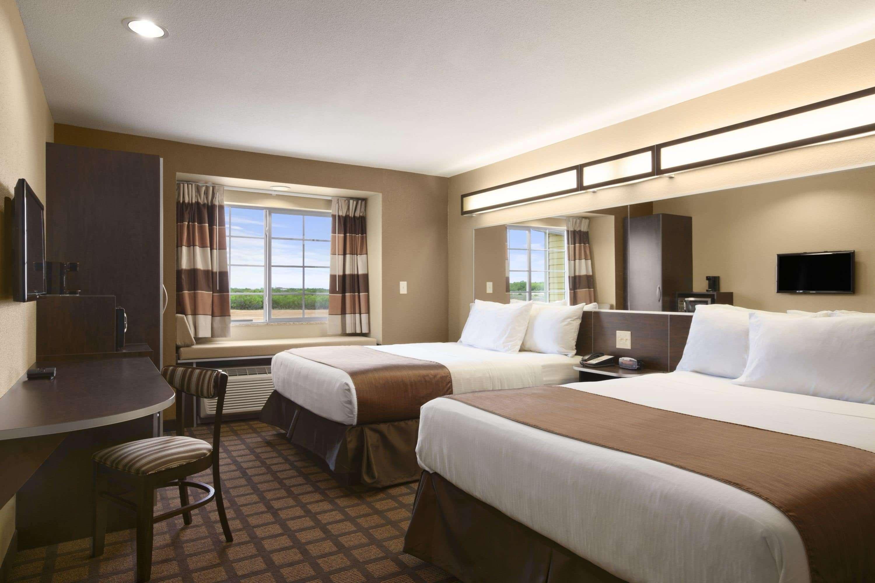 Microtel Inn & Suites Cotulla Exterior photo