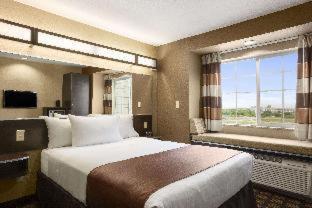 Microtel Inn & Suites Cotulla Room photo